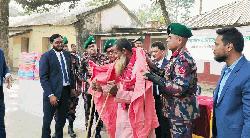 সীমান্ত ব্যাংকের উদ্যোগে হিলিতে শীতার্তদের মাঝে শীতবস্ত্র বিতরণ