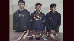 শিবগঞ্জে সেনাবাহিনীর অভিযানে বিপুল পরিমাণ দেশীয় অস্ত্রসহ ও কিশোর গ্যাংয়ের তিন সক্রিয় সদস্য আটক