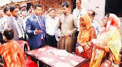 ফ্যামিলি কার্ড কার্যক্রমে স্বচ্ছতা আনতে মাঠে নামলেন চট্টগ্রাম জেলা প্রশাসক