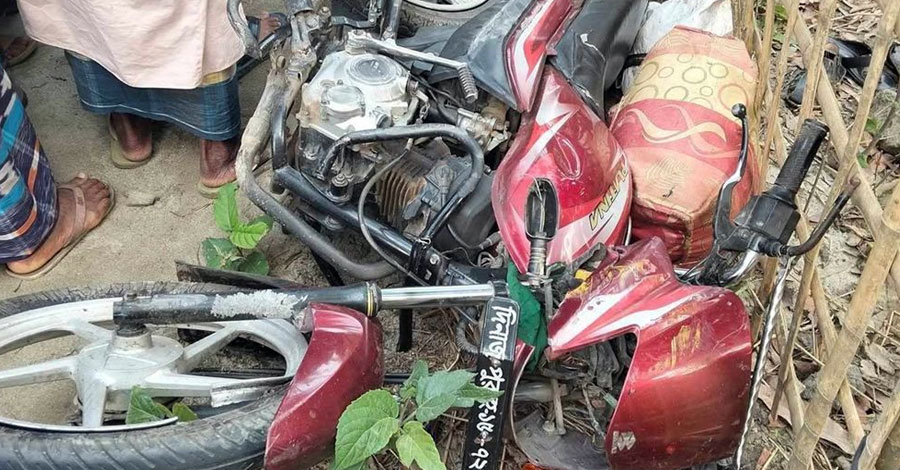 ঈদের ছুটিতে বাড়ি ফেরার পথে একই পরিবারের ৩ জন নিহত