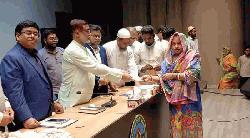 ঈদ উপলক্ষে নাসিকে পরিচ্ছন্নতাকর্মীদের মাঝে ৫৬ লাখ টাকার অনুদান বিতরণ