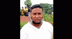 জমি বিরোধে প্রাণ গেল বাবার, হাসপাতালে ছেলে 