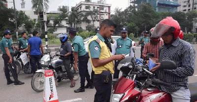ট্রাফিক আইন ভাঙ্গলেই ডিমেরিট পয়েন্ট, বাতিল হতে পারে লাইসেন্স