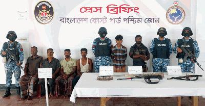 সুন্দরবনে ২ ডাকাত সদস্য আটক, জিম্মি ৪ জেলে উদ্ধার