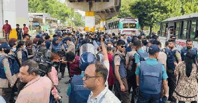 গ্রাফিতি ইস্যুতে চট্টগ্রামে বিএনপি-এনসিপি মুখোমুখি