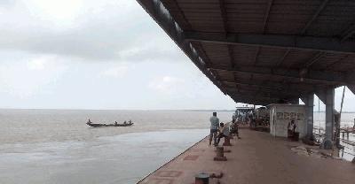 দৌলতদিয়া-পাটুরিয়া নৌ রুটে লঞ্চ চলাচল বন্ধ