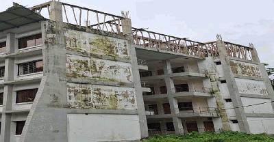 ৭ কোটি টাকার ভবনে অনিয়মের ছাপ বের হচ্ছে নির্মাণকাজে অনিয়মের চিহ্ন