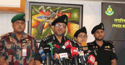 চাকরি দেওয়ার নামে প্রতারণা, চাকরিচ্যুত সেনাসদস্যসহ গ্রেপ্তার ২