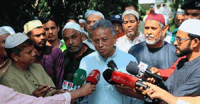 দ্রব্যমূল্য মানুষের ক্রয়ক্ষমতার মধ্যে রাখার চেষ্টা করছি