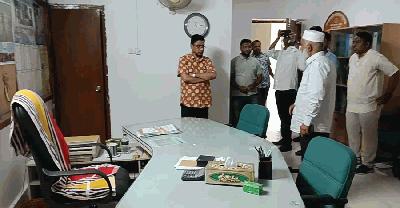 সরকারি দপ্তরে এমপির আকস্মিক পরিদর্শন, অনুপস্থিতি ও অনিয়মে অসন্তোষ