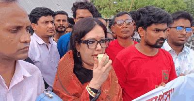 শিশুকে ধর্ষণ থেকে রক্ষা করতে না পারা রাষ্ট্র সিনেমা বন্ধে এত সক্রিয় কেন—রুমিন ফারহানা