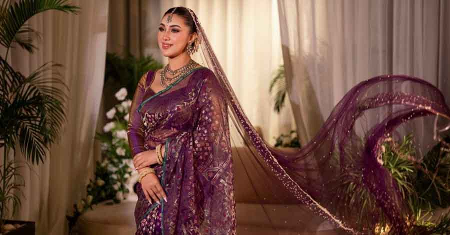 হঠাৎ অপু বিশ্বাসের রহস্যময় পোস্ট, নেটদুনিয়ায় নতুন আলোচনার ঝড়
