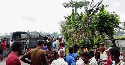 কুড়িগ্রামে পিকআপের ধাক্কায় বাবা-‌ছে‌লে নিহত