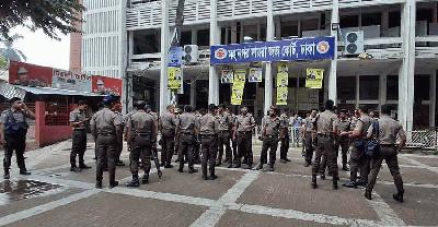 রায় ঘিরে আদালতপাড়ায় নিরাপত্তা জোরদার
