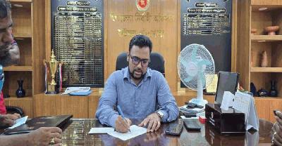 বাউফলে অসহায় তিন প্রতিবন্ধী ভাইয়ের পাশে ইউএনও, দেওয়া হলো ১২ লাখ টাকা