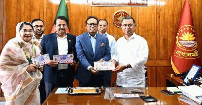 বিশ্বকাপ ফুটবল উপলক্ষে ডাকটিকিট উন্মোচন করলেন প্রধানমন্ত্রী