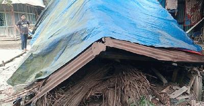 চাটখিলে বসতবাড়িতে হামলা, ভাঙচুর ও লুটপাটের অভিযোগ