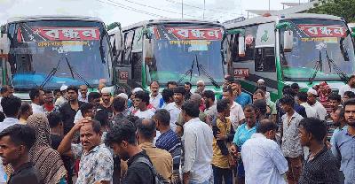 ঢাকা-নারায়ণগঞ্জ রুটে বাস চলাচল বন্ধ, ভোগান্তিতে যাত্রীরা