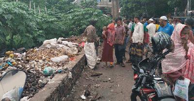 রাজবাড়ীতে ময়লার ভাগাড়ে পড়ে ছিল নবজাতকের নিথর দেহ