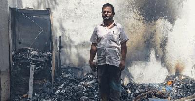 মতলবে দুর্বৃত্তদের আগুনে দোকান পুড়ে ছাই