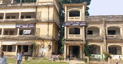 মনোহরদীতে ভুল প্রশ্নপত্রে এইচএসসি পরীক্ষা নেওয়ার অভিযোগ