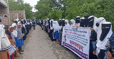 শিক্ষককে মারধরের অভিযোগে উত্তাল গুলিশাখালী মাদ্রাসা