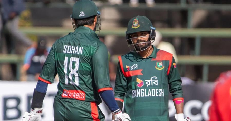 সহজ লক্ষ্যেও ব্যাটিং ধস, জিম্বাবুয়ের কাছে হার
