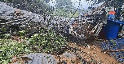 পাহাড়ে মৃত্যুর বিভিষিকা