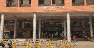 টুরিস্ট ভিসা বন্ধে বেনাপোলে স্থবিরতা, জীবিকা সংকটে শত মানুষ
