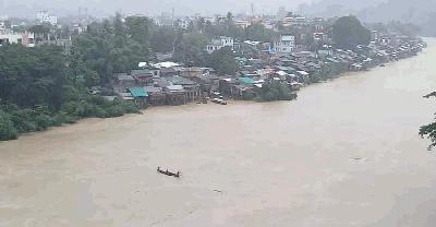 অব্যাহত বৃষ্টিপাত ও পাহাড়ি ঢলে বাড়ছে নদ-নদীর পানি