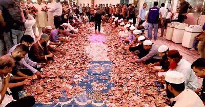 দানবাক্স খুলে টাকা গণনা শুরু শাহজালাল মাজারে
