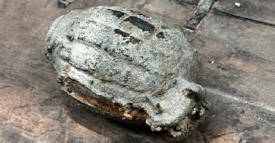 পদ্মার জালে উঠল গ্রেনেড সদৃশ বস্তু  