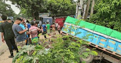 সোনারগাঁয়ে সড়ক দুর্ঘটনায় নিহত ১, আহত ৪  