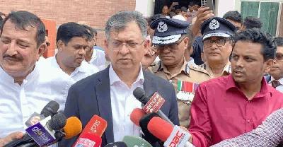 বোমা আতঙ্কে উদ্বেগ নয়, সতর্ক রয়েছে আইনশৃঙ্খলা বাহিনী: স্বরাষ্ট্রমন্ত্রী