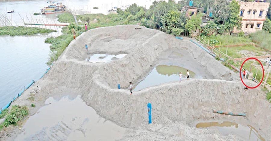 অস্তিত্ব হারানোর পথে বুড়িগঙ্গা!