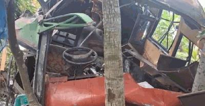 গোপালগঞ্জে বাস-ট্রাকের মুখোমুখি সংঘর্ষ, নারীসহ নিহত ৩