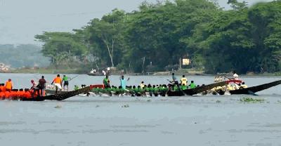 সুগন্ধা নদীতে জমজমাট নৌকা বাইচ, সেরা ধানসিঁড়ি গ্রুপ