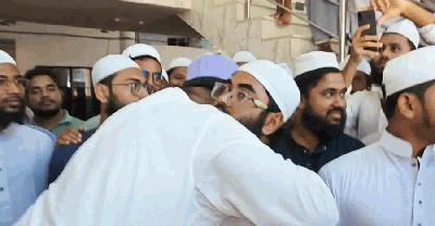 হাসনাতের এক স্ট্যাটাসেই পাল্টে গেল চিত্র, কওমি ছাত্রদের কর্মসূচি প্রত্যাহার