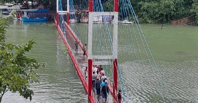 পানির নিচে কাপ্তাইয়ের ঝুলন্ত সেতু, পর্যটকদের চলাচল বন্ধ