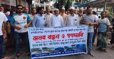 কালভার্টের মুখ বন্ধ করে বাড়ি নির্মাণ, জলাবদ্ধতায় বিপাকে কৃষকরা