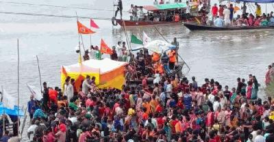 ১৮ নৌকার বহর, হাজারো ভক্ত—ঢেপা নদীতে কান্তজীউর ঐতিহ্যবাহী যাত্রা