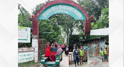 হাসপাতালের গেটের সামনের ড্রেন থেকে নবজাতকের মরদেহ উদ্ধার