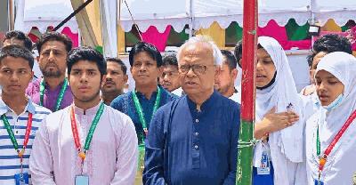 শিক্ষাব্যবস্থার অব্যবস্থাপনায় জাতির মেরুদণ্ড ভেঙে দেওয়া হয়েছে: রিজভী