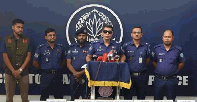 রাউজানে সন্ত্রাসীদের গুলিতে ১২ পুলিশ আহত, অস্ত্র-গুলিসহ গ্রেপ্তার ১