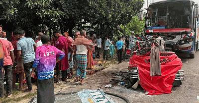 ময়মনসিংহে বাস-অটোরিকশার সংঘর্ষ, প্রাণ গেল শিশুসহ ৭ জনের
