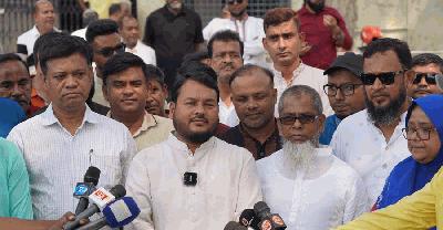 তারেক রহমানের সফর ঘিরে রাজশাহীতে সাজ সাজ রব, প্রস্তুতি দেখতে মাঠে রাসিক প্রশাসক