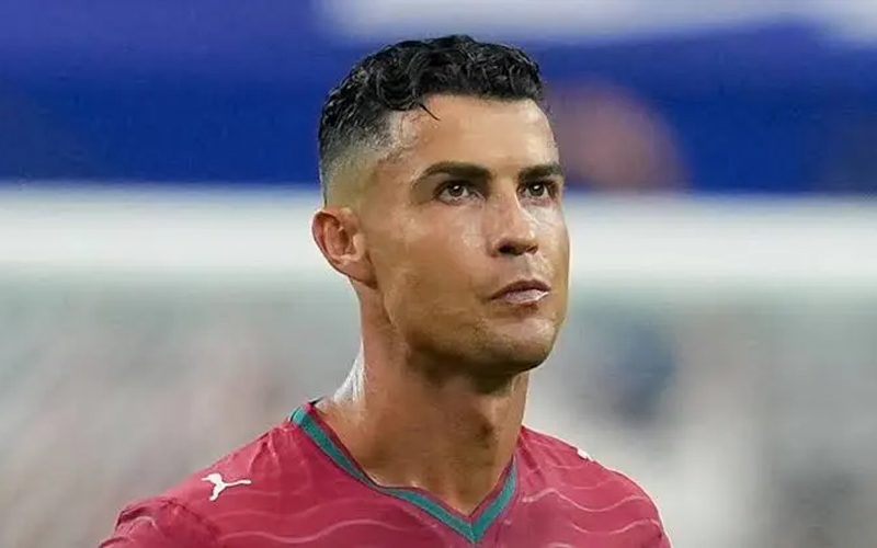 দলের শৃঙ্খলাভঙ্গের দায়ে ৩০  দিনের নিষেধাজ্ঞায় রোনালদো