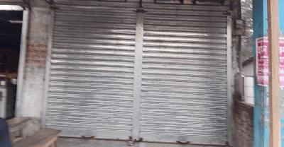 মাদ্রাসার স্টল কার দখলে? তালাবন্দি ৫ লাখ টাকার পশু ও মাছের খাদ্য