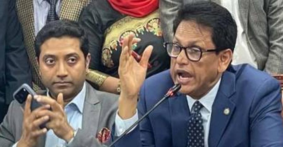 ‘লাখ লাখ গাইড বই ছাপাবেন না, এবার নিশ্চিত ধরা খাবেন’—প্রকাশকদের কড়া হুঁশিয়ারি শিক্ষামন্ত্রীর