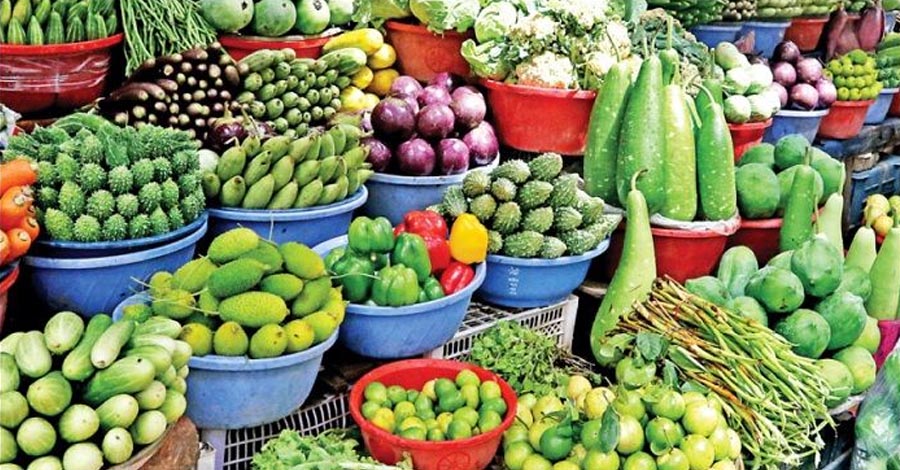 শীতের সবজি বাজারে, তবু কমছে না স্বস্তি